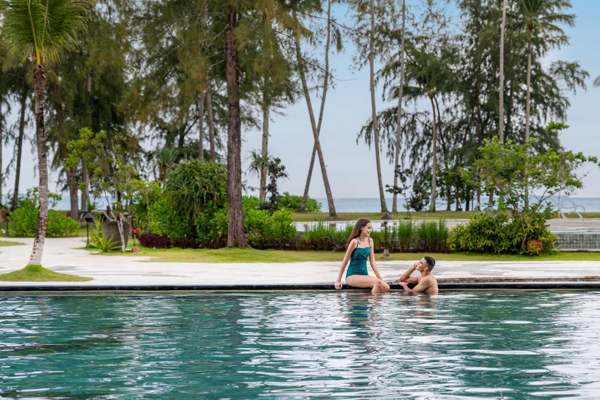 Four Points By Sheraton Bintan, Lagoi Bay Exterior photo