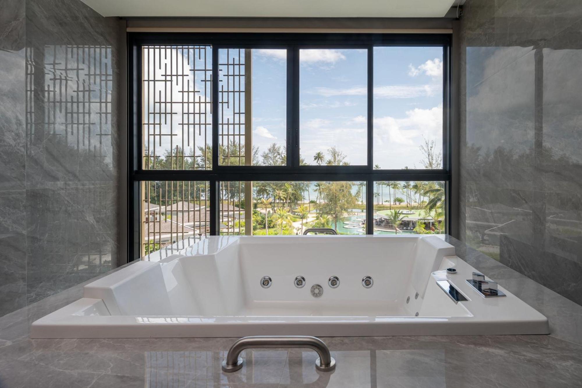 Four Points By Sheraton Bintan, Lagoi Bay Exterior photo